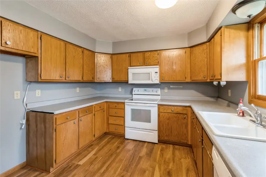 114 S 14th Avenue, Winterset, IA 50273 - Image #3