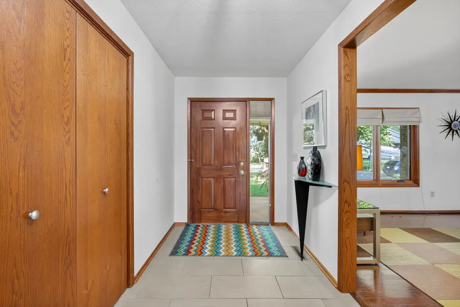 3913 Horton Trail, Urbandale, IA 50322 - Image #3