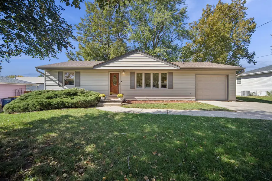 8046 Crestview Drive, Des Moines, IA 50320 - Image #3