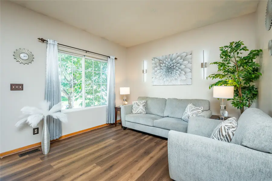 1375 S 51st Street, West Des Moines, IA 50265 - Image #2