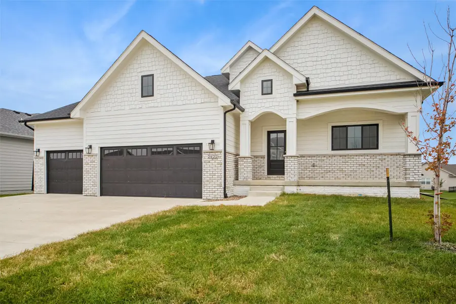 2422 SE 5th Street, West Des Moines, IA 50265 - Image #2