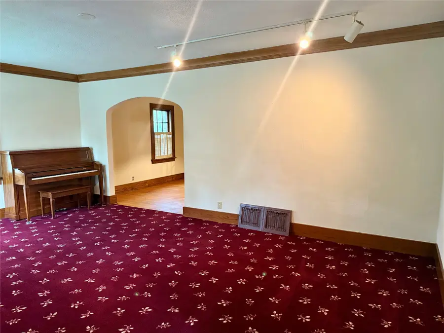 911 Ridgewood Avenue, Ames, IA 50010 - Image #3