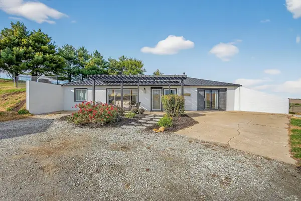 11654 S 60th Avenue W, Prairie City, IA 50228