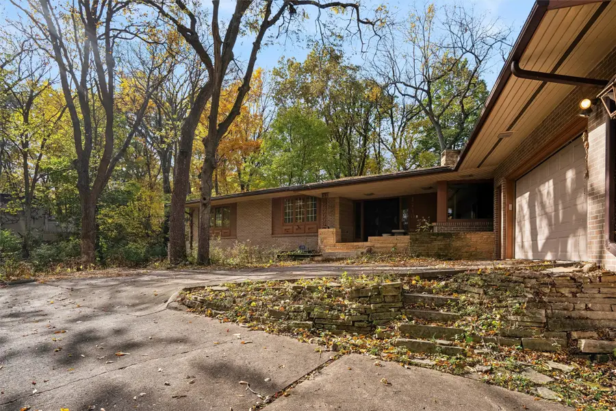 1710 Plaza Circle, Windsor Heights, IA 50324 - Image #3