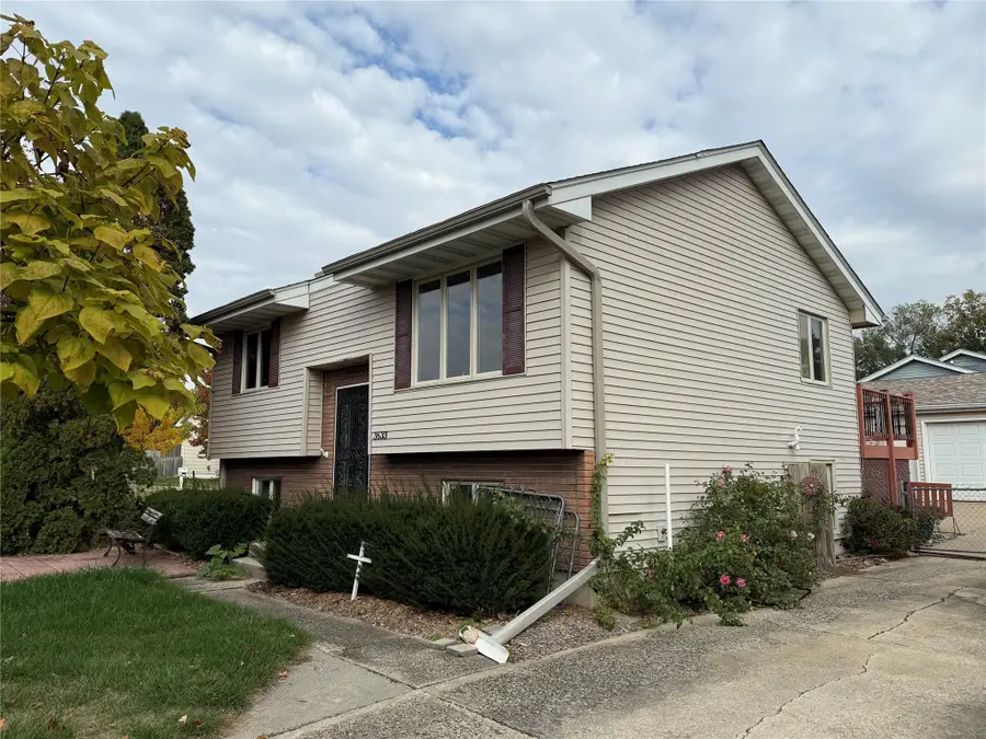3633 E 42nd Court, Des Moines, IA 50317 - Image #2