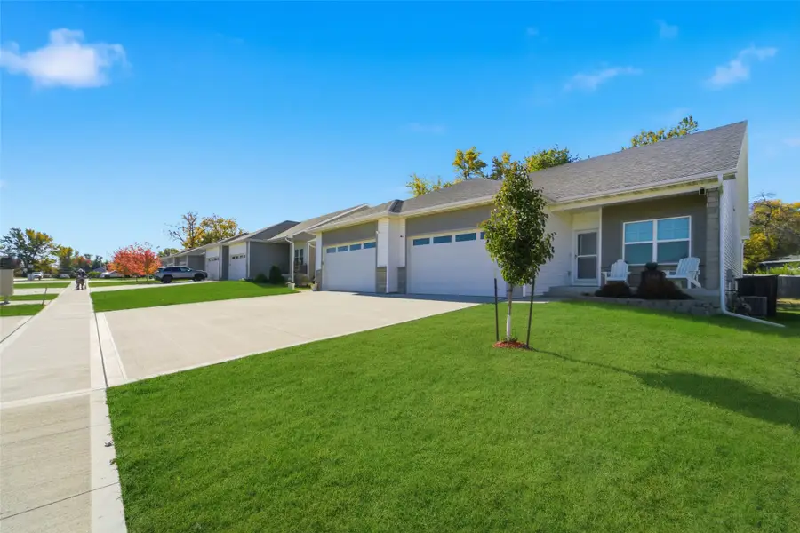 206 NE Little Beaver Drive, Grimes, IA 50111 - Image #2