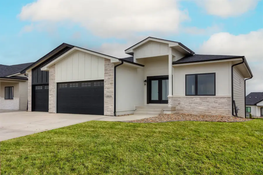 16624 Deerview Drive, Urbandale, IA 50323 - Image #2