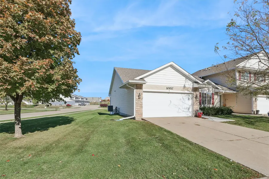 10037 Bayern Lane, Johnston, IA 50131 - Image #2