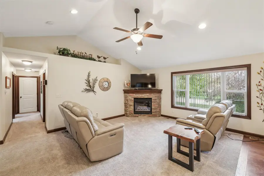 140 S 82nd Street, West Des Moines, IA 50266 - Image #3
