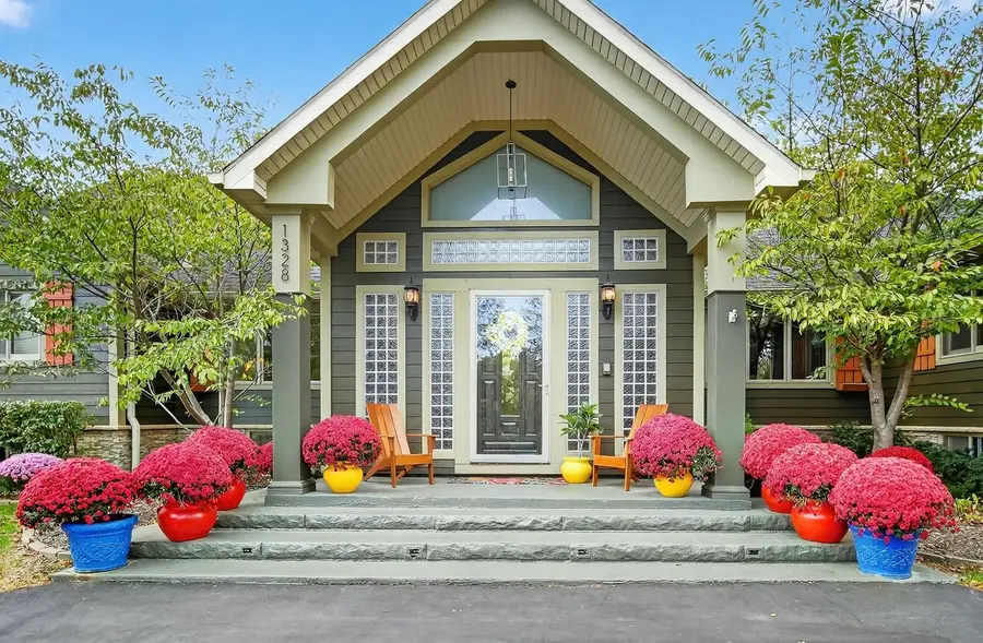 1328 NW 120th Street, Clive, IA 50325 - Image #2