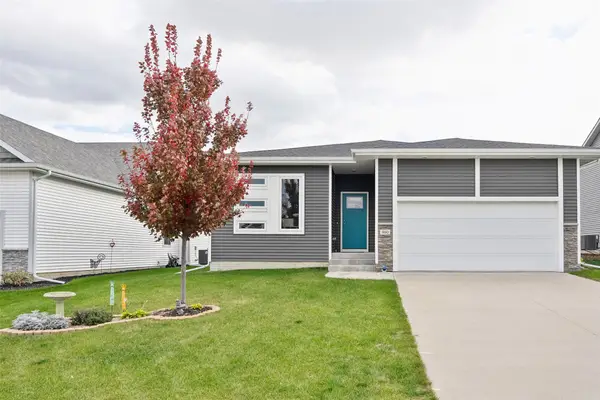 460 SE Hollow Court, West Des Moines, IA 50265