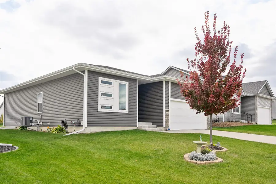 460 SE Hollow Court, West Des Moines, IA 50265 - Image #2