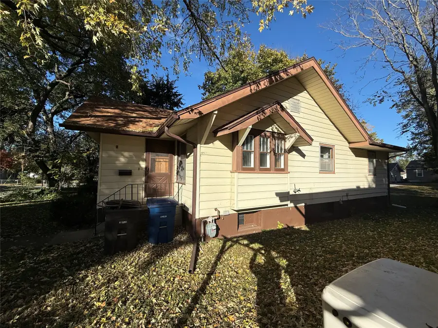 3837 3rd Street, Des Moines, IA 50313 - Image #2