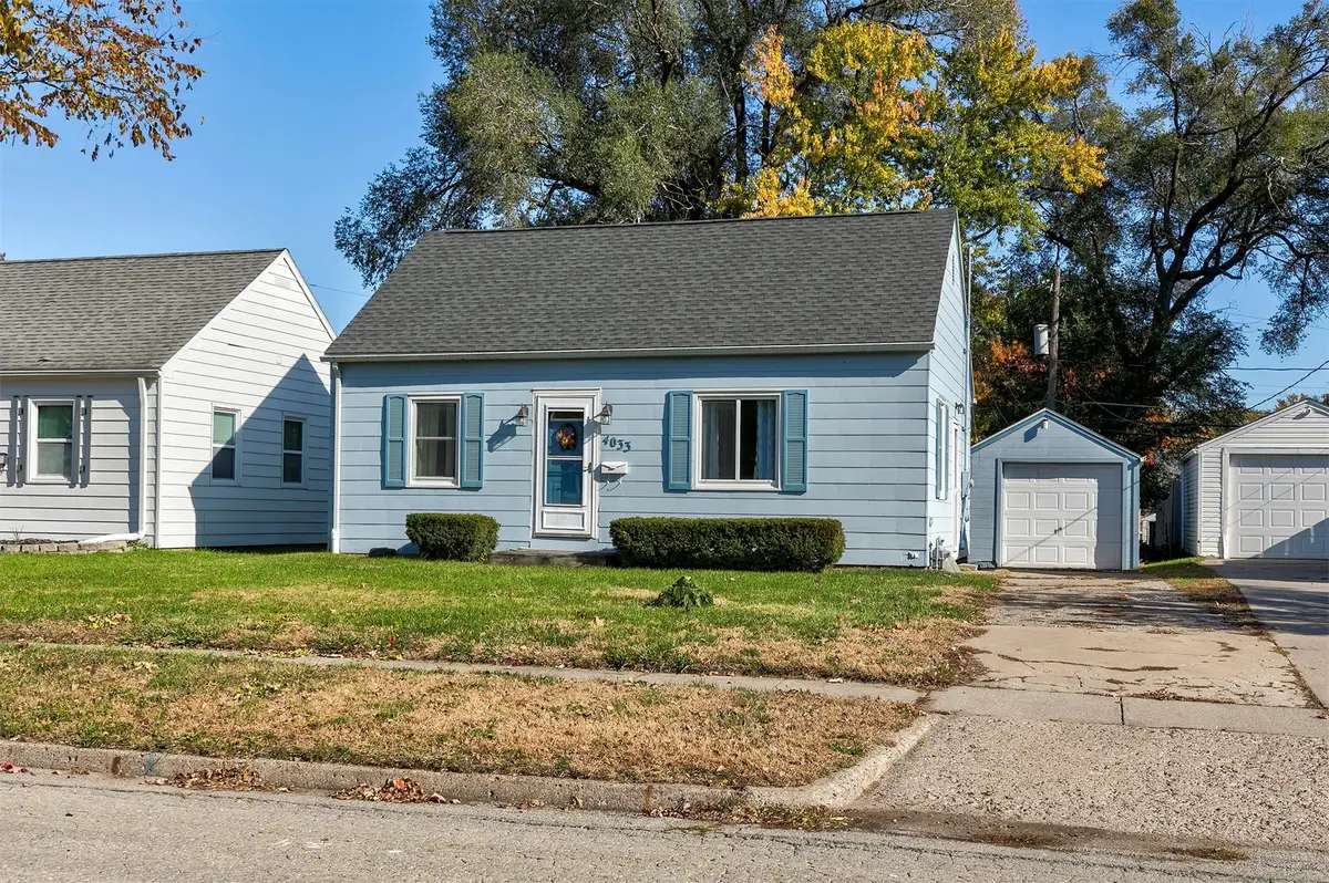 4033 Cambridge Street, Des Moines, IA 50313 - Image #1