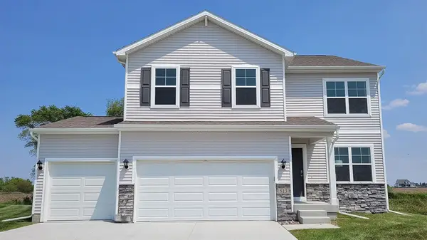 6728 NW 106th Street, Johnston, IA 50131