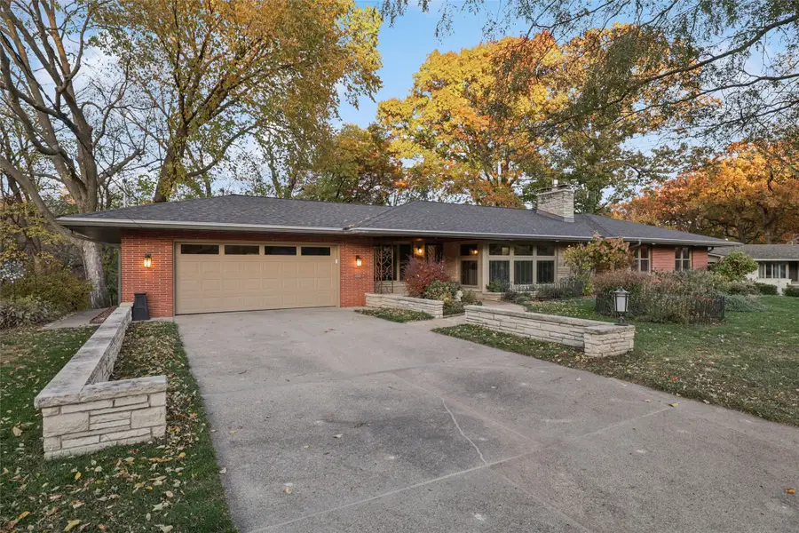 3605 Davisson Road, Des Moines, IA 50310 - Image #2