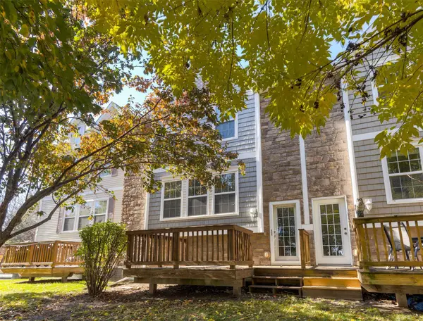 323 NE Kingwood, Waukee, IA 50263