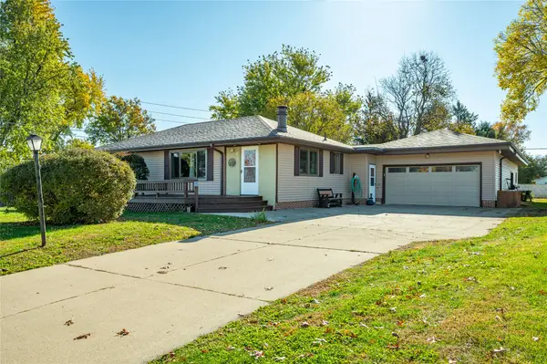 6 W Meadow Lane, Marshalltown, IA 50158