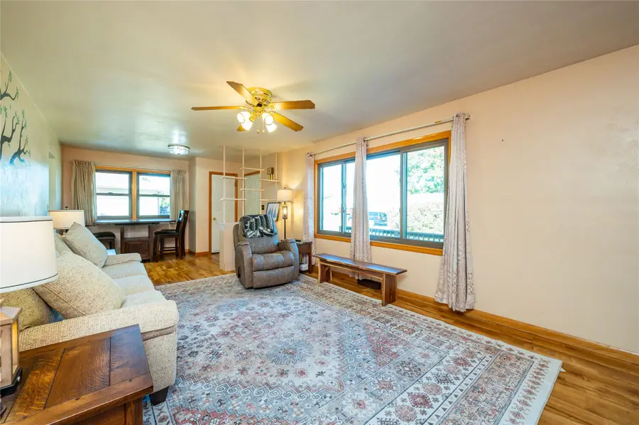 6 W Meadow Lane, Marshalltown, IA 50158 - Image #3