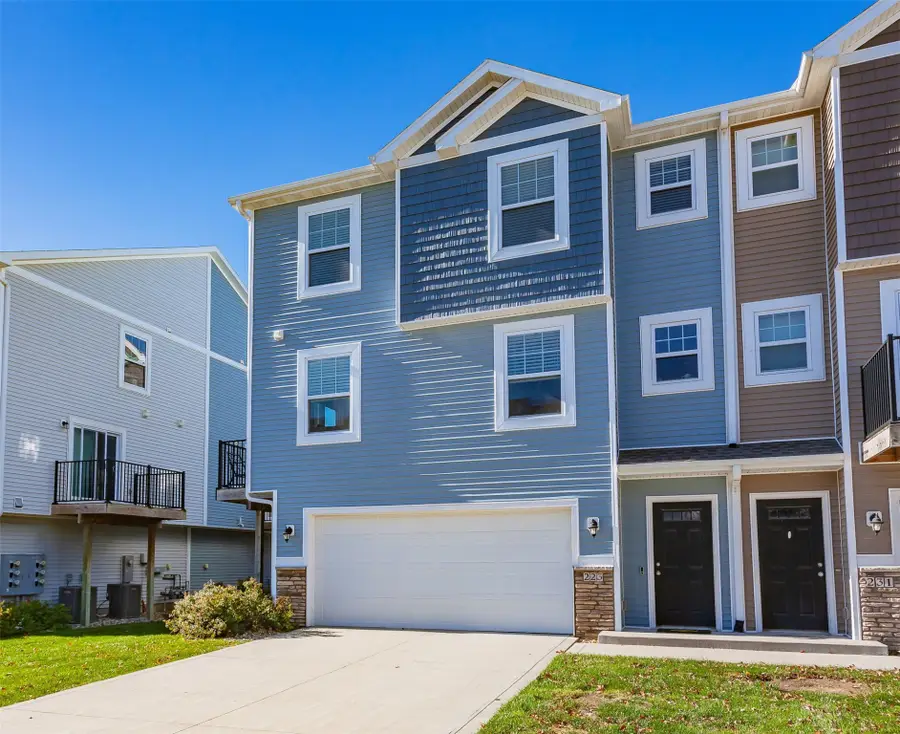 223 Burr Oak Court, Norwalk, IA 50211 - Image #2