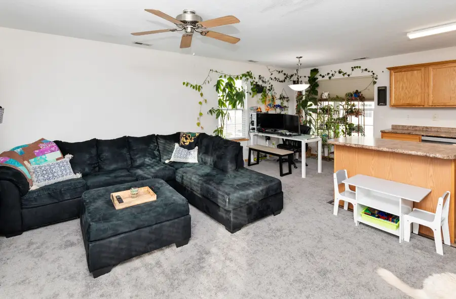 15230 Greenbelt Drive, Urbandale, IA 50323 - Image #3