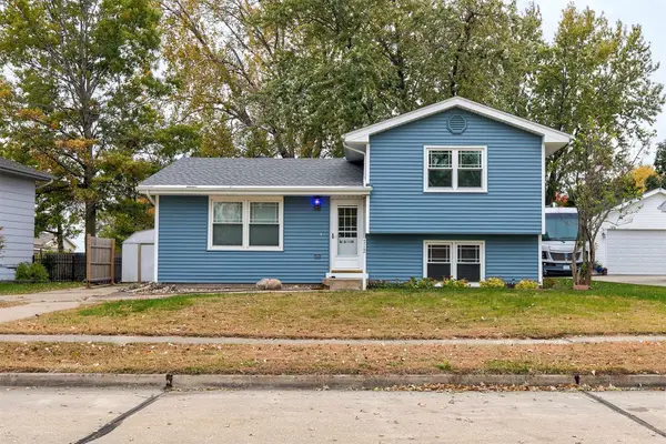 712 NE 9th Street, Grimes, IA 50111