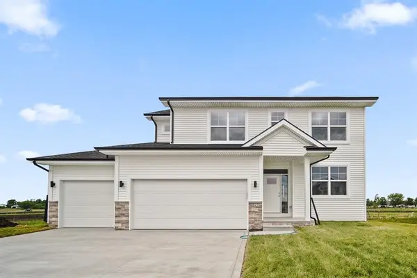 327 41st Street Sw, Altoona, IA 50009