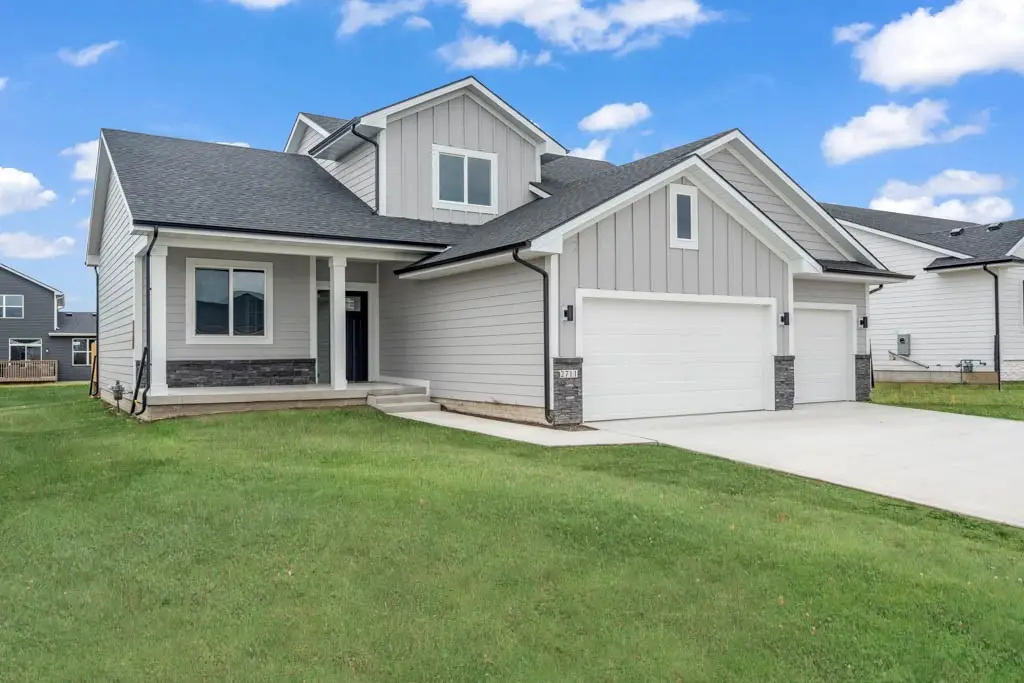 2711 NW 27th Street, Ankeny, IA 50023 - Image #1