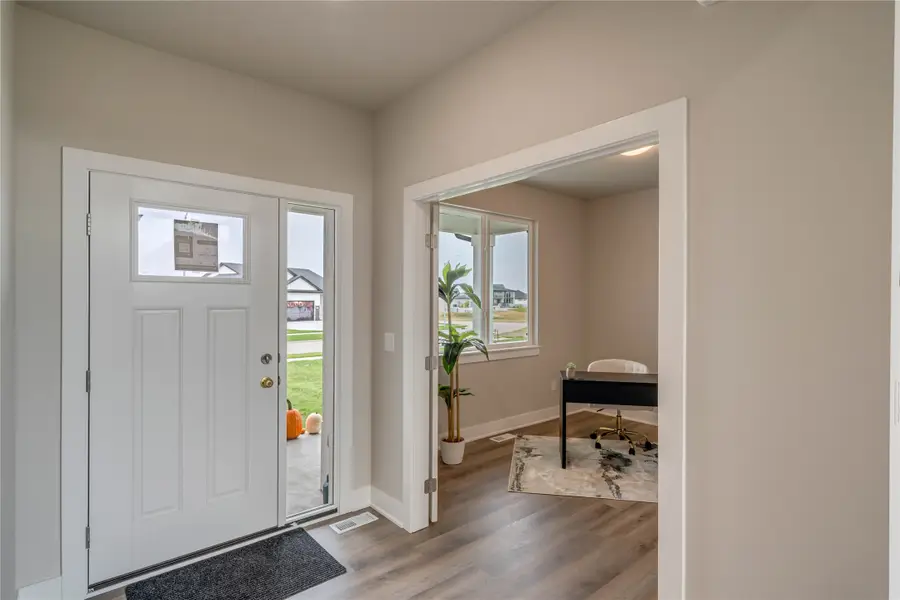 2711 NW 27th Street, Ankeny, IA 50023 - Image #2