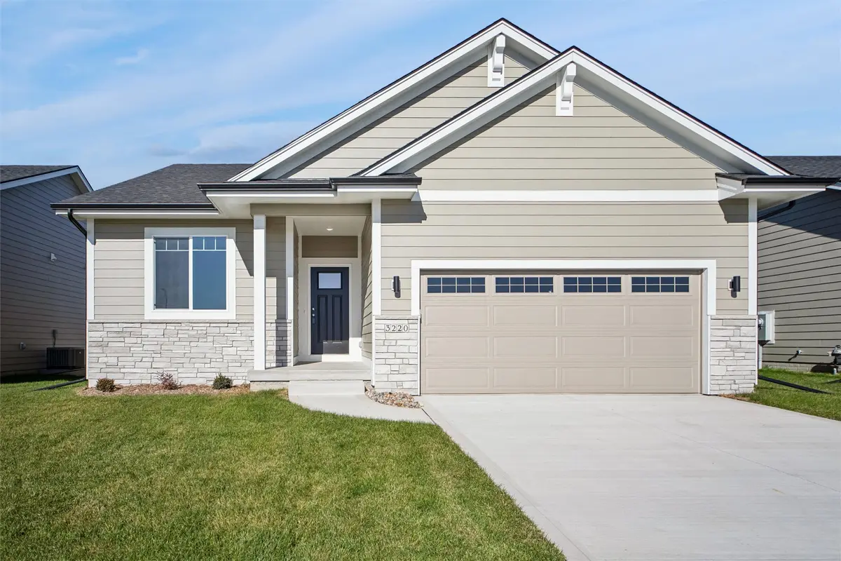 3220 NE Fawn Lane, Ankeny, IA 50021 - Image #1