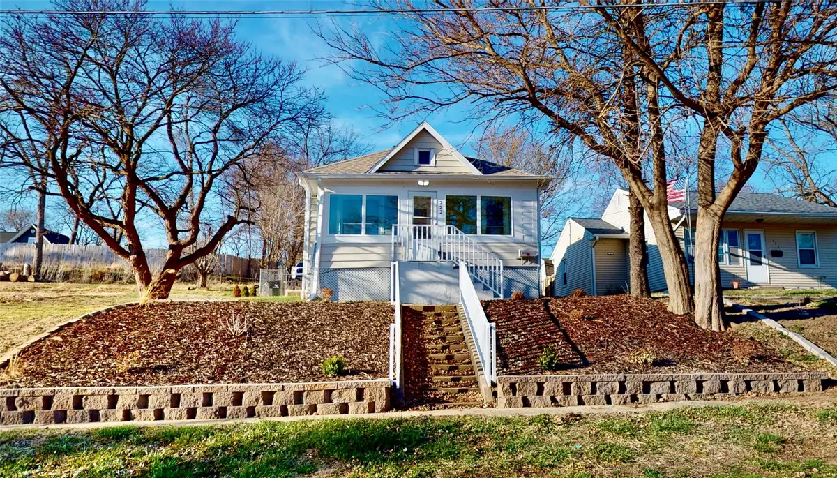 222 E Broadway Street, Colfax, IA 50054 - Image #1