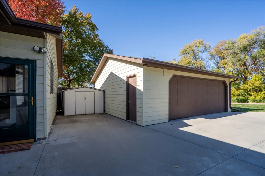 1221 Monroe Drive, Newton, IA 50208 - Image #3