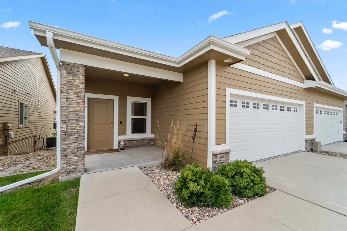 1588 SE Blackthorne Drive, Waukee, IA 50263 - Image #1