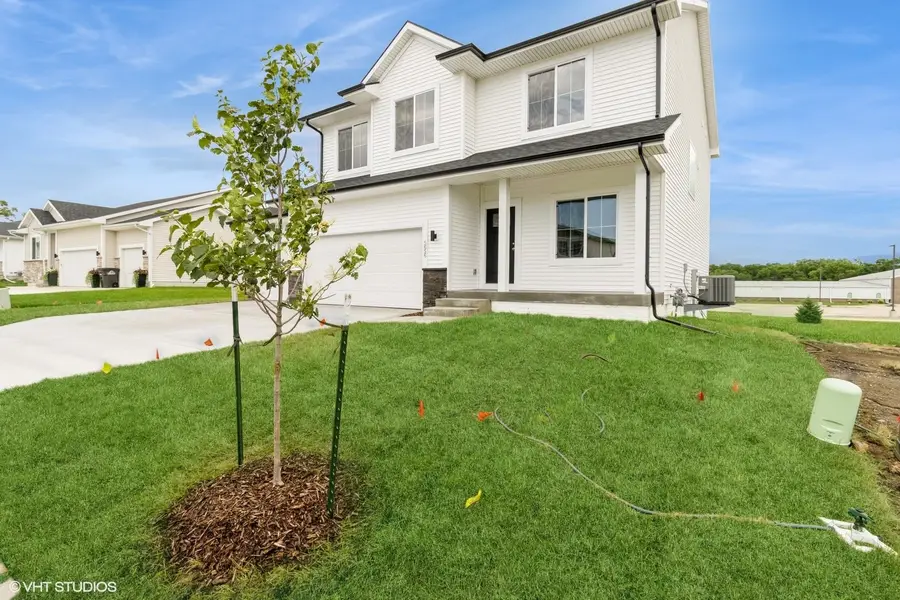 5656 Brook View Avenue, Des Moines, IA 50317 - Image #2