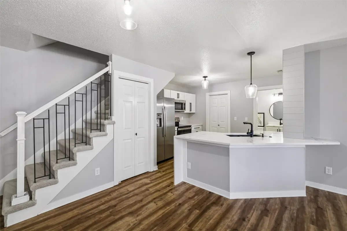 811 Burr Oaks Drive #407, West Des Moines, IA 50266 - Image #1