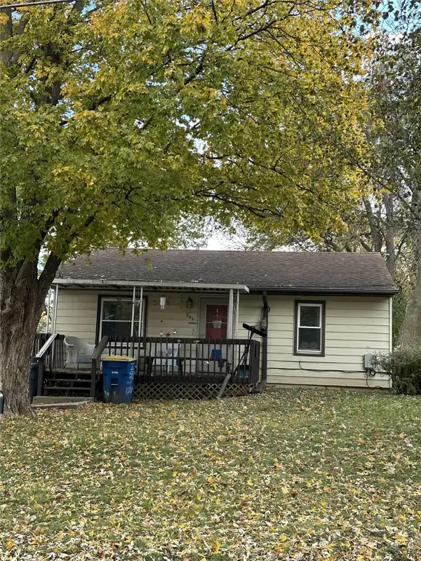 341 E Wall Avenue, Des Moines, IA 50315