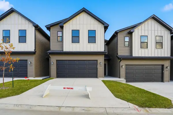 1353 Meadow Rose Place, Waukee, IA 50263