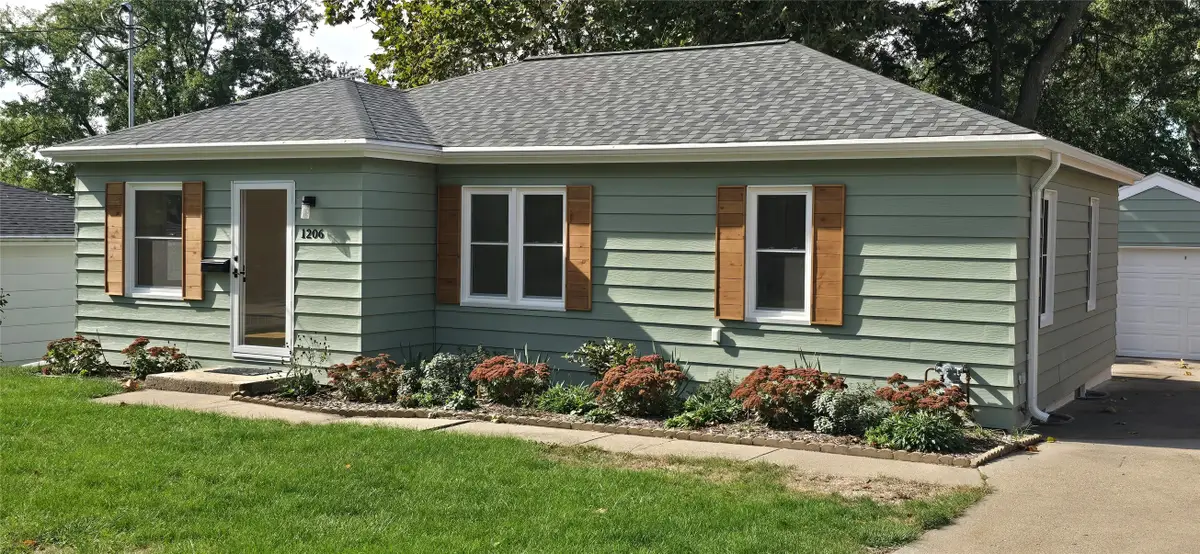 1206 68th Street, Windsor Heights, IA 50324 - Image #1