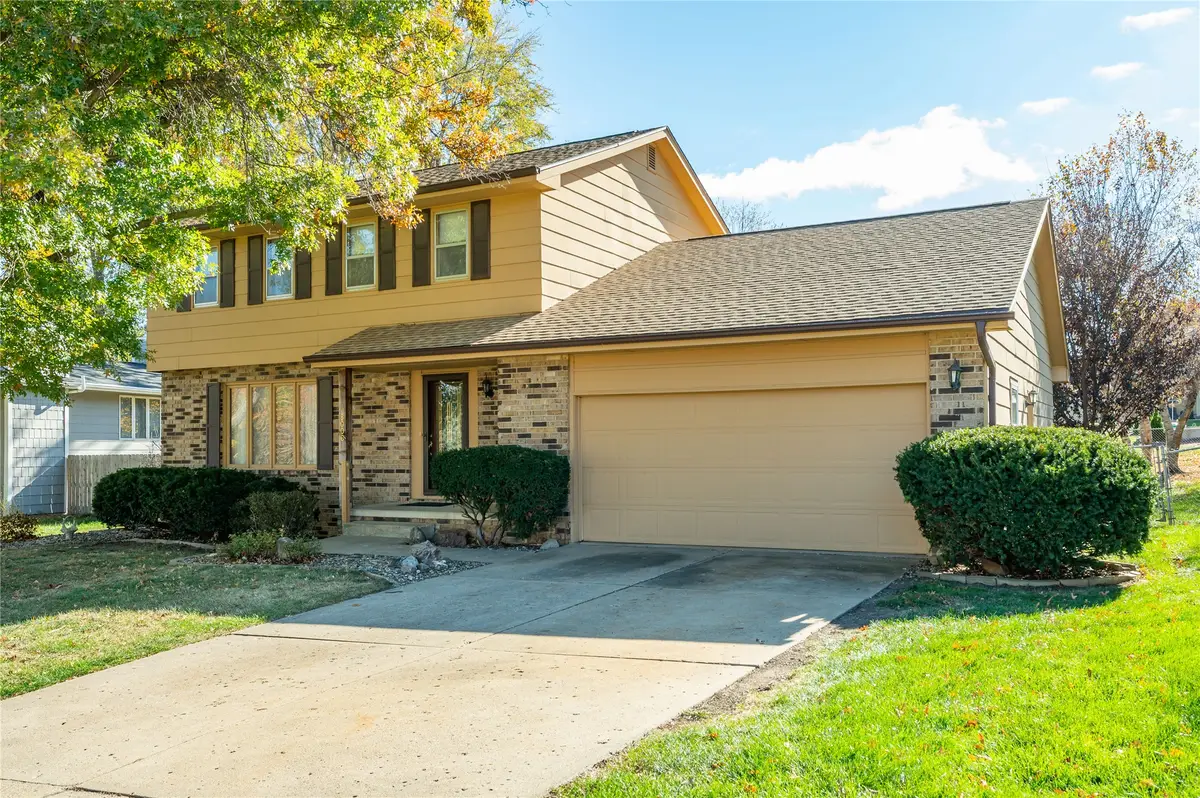 8006 Prairie Avenue, Urbandale, IA 50322 - Image #1