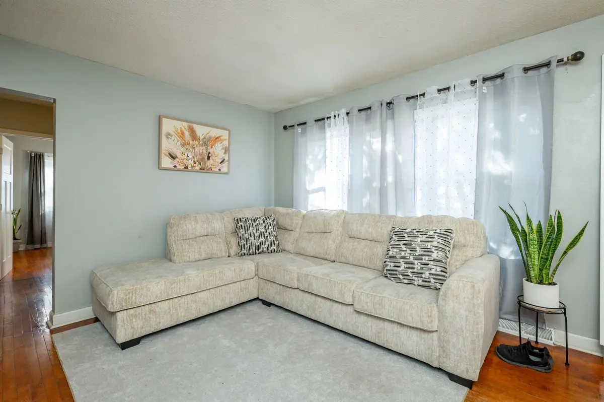 1440 E Glenwood Drive, Des Moines, IA 50320 - Image #1