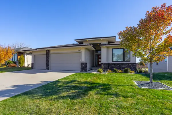 861 82nd Court, West Des Moines, IA 50266