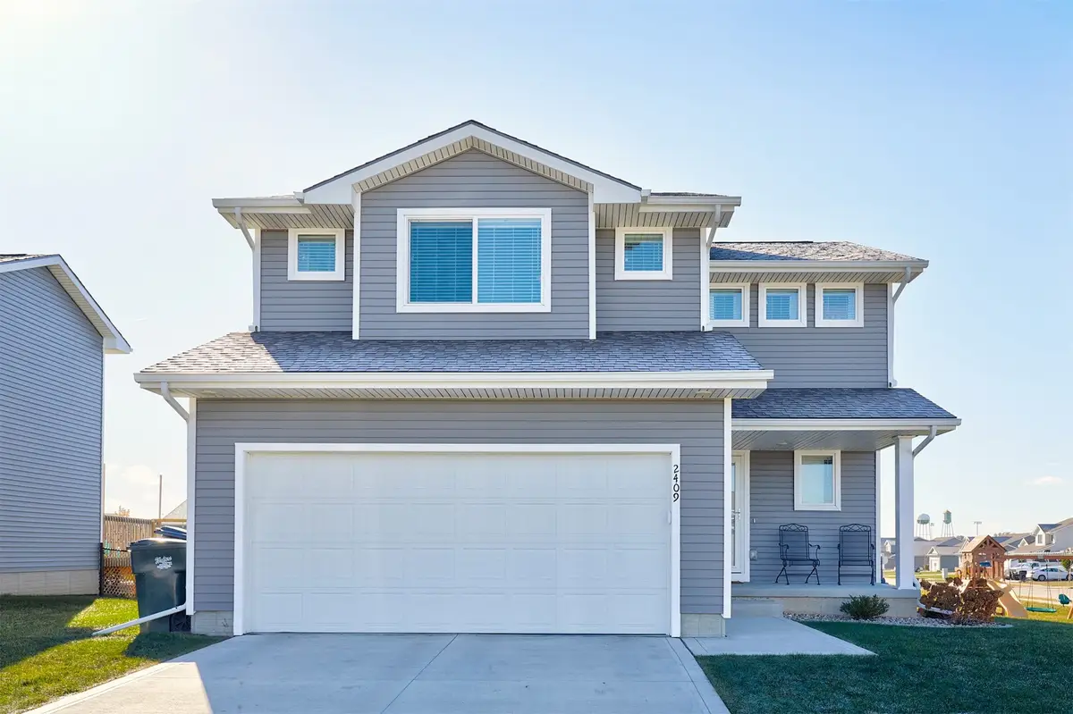 2409 Sunview Drive, Granger, IA 50109 - Image #1