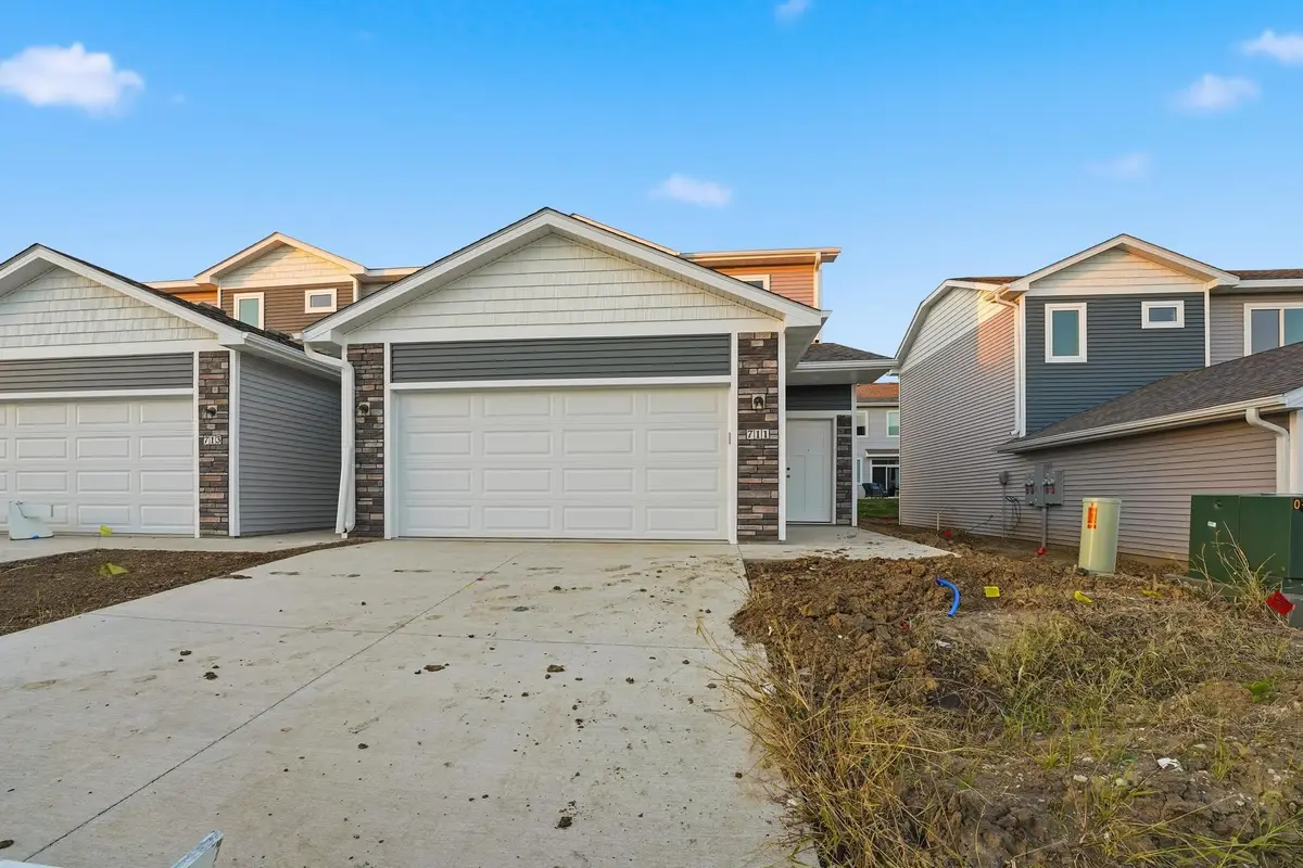 711 Campusside Place, Norwalk, IA 50211 - Image #1