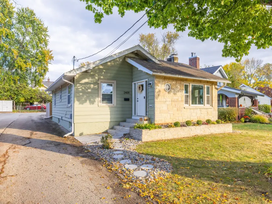 2409 Kenway Drive, Des Moines, IA 50310 - Image #2