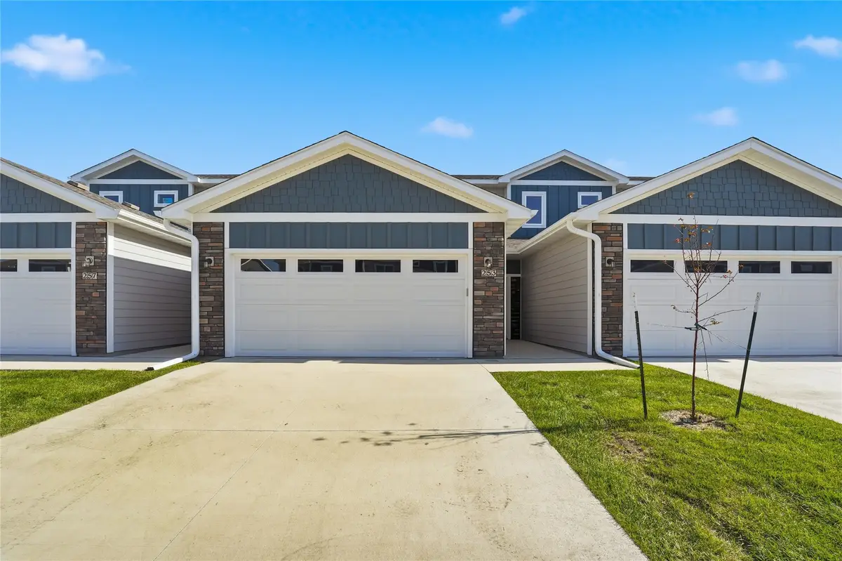253 NW Waverly Drive, Waukee, IA 50263 - #1