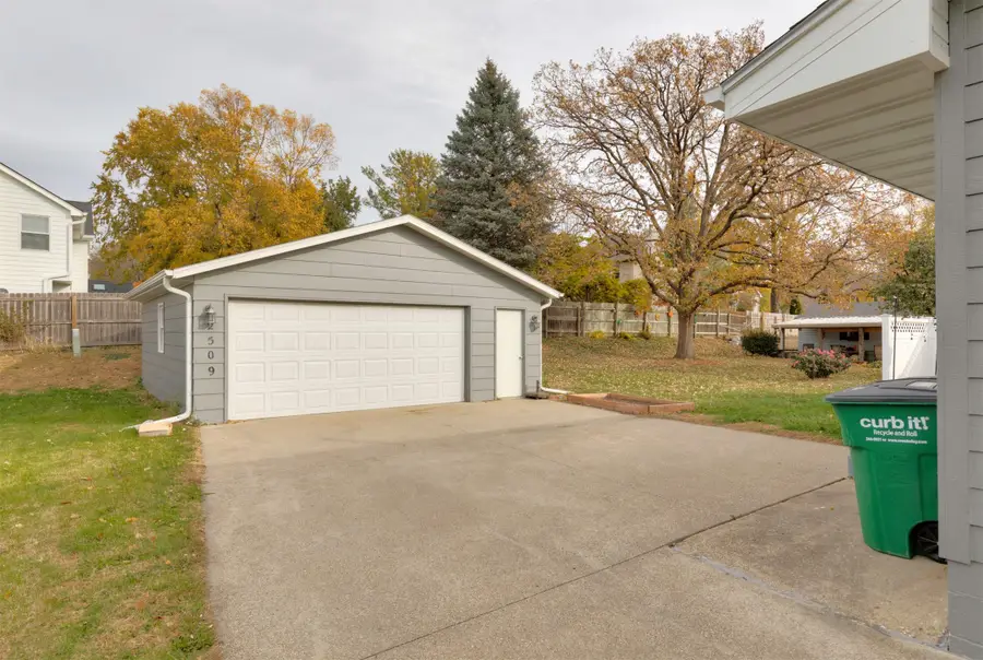 2509 Fairlawn Drive, West Des Moines, IA 50265 - Image #2