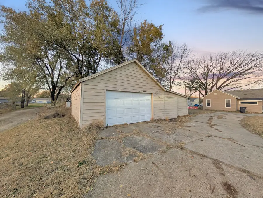 810 SE 10th Street, Des Moines, IA 50309 - Image #2