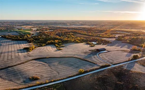 2060 Umbrella Avenue, Thayer, IA 50254