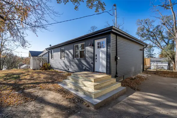 1266 E 35th Street, Des Moines, IA 50317