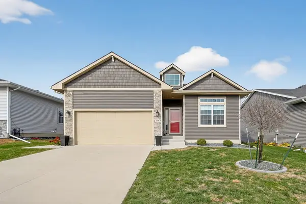 469 SE Hollow Court, West Des Moines, IA 50265